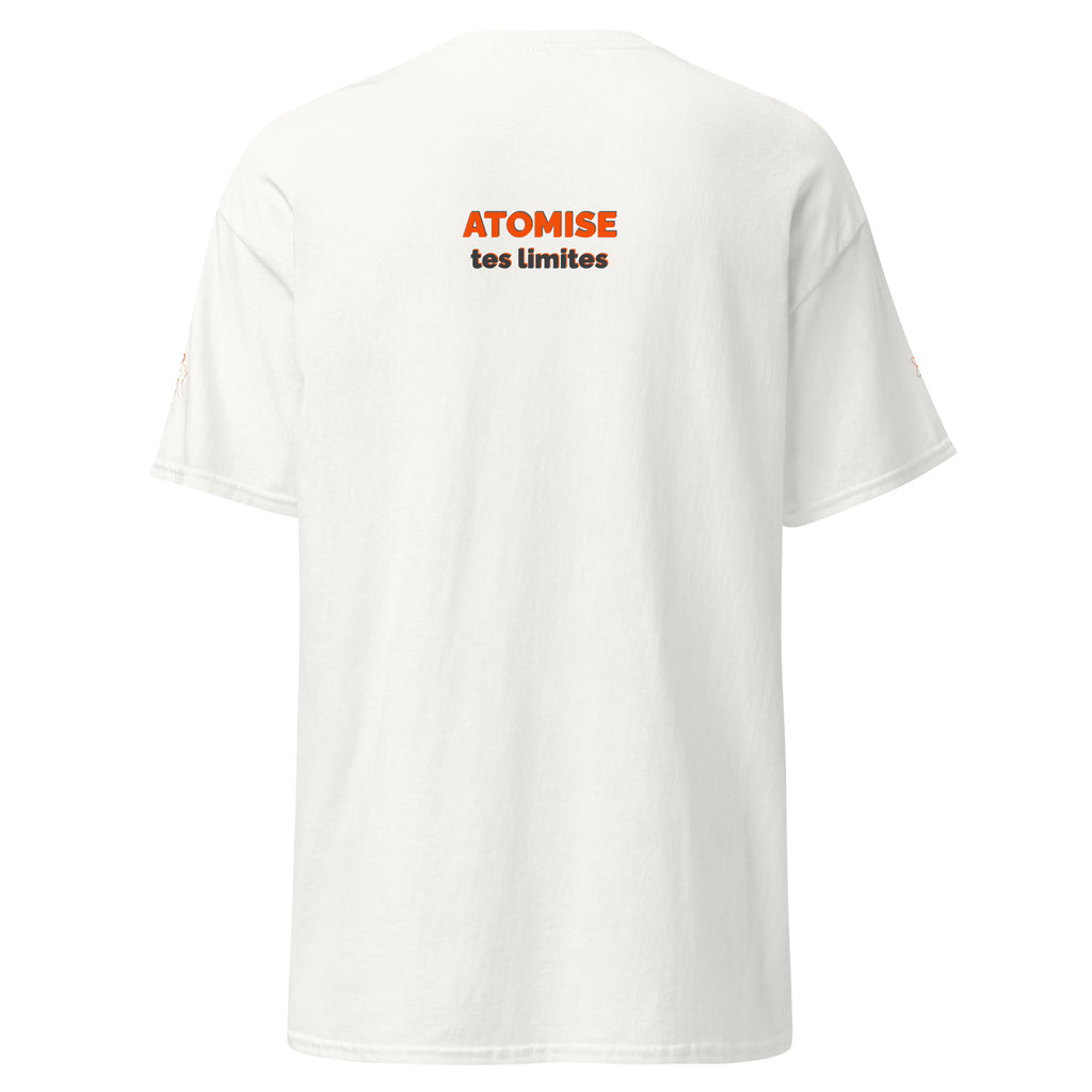 T-shirt blanc Athomic Wellness avec message Atomise tes limites imprimé dans le dos