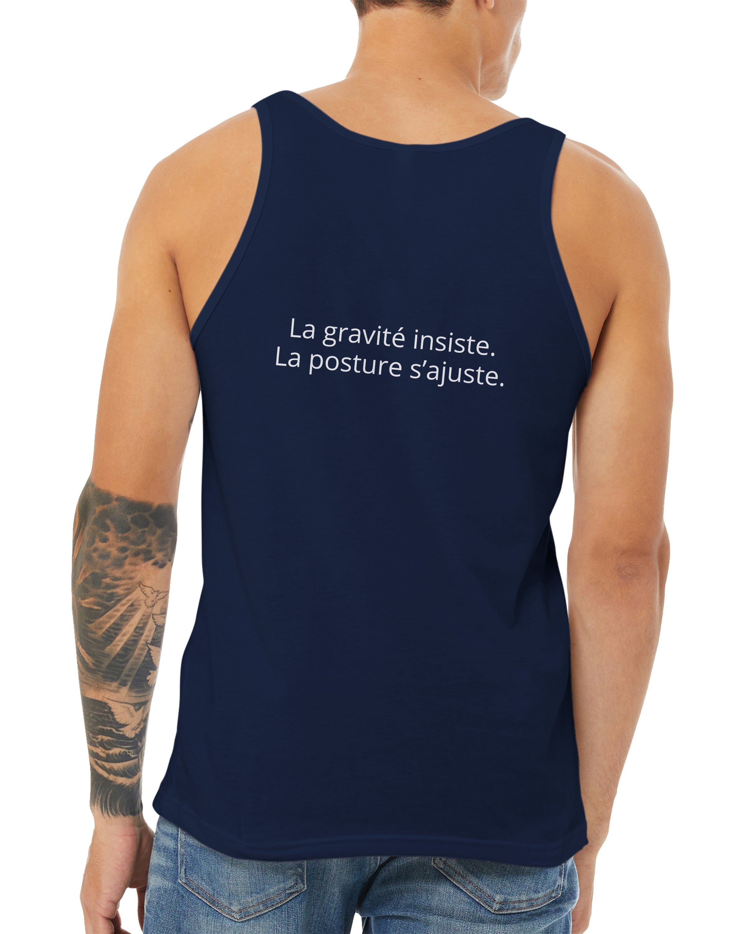 Débardeur Athomic Wellness La gravité insiste, la posture s’ajuste – Navy – vue dos portée